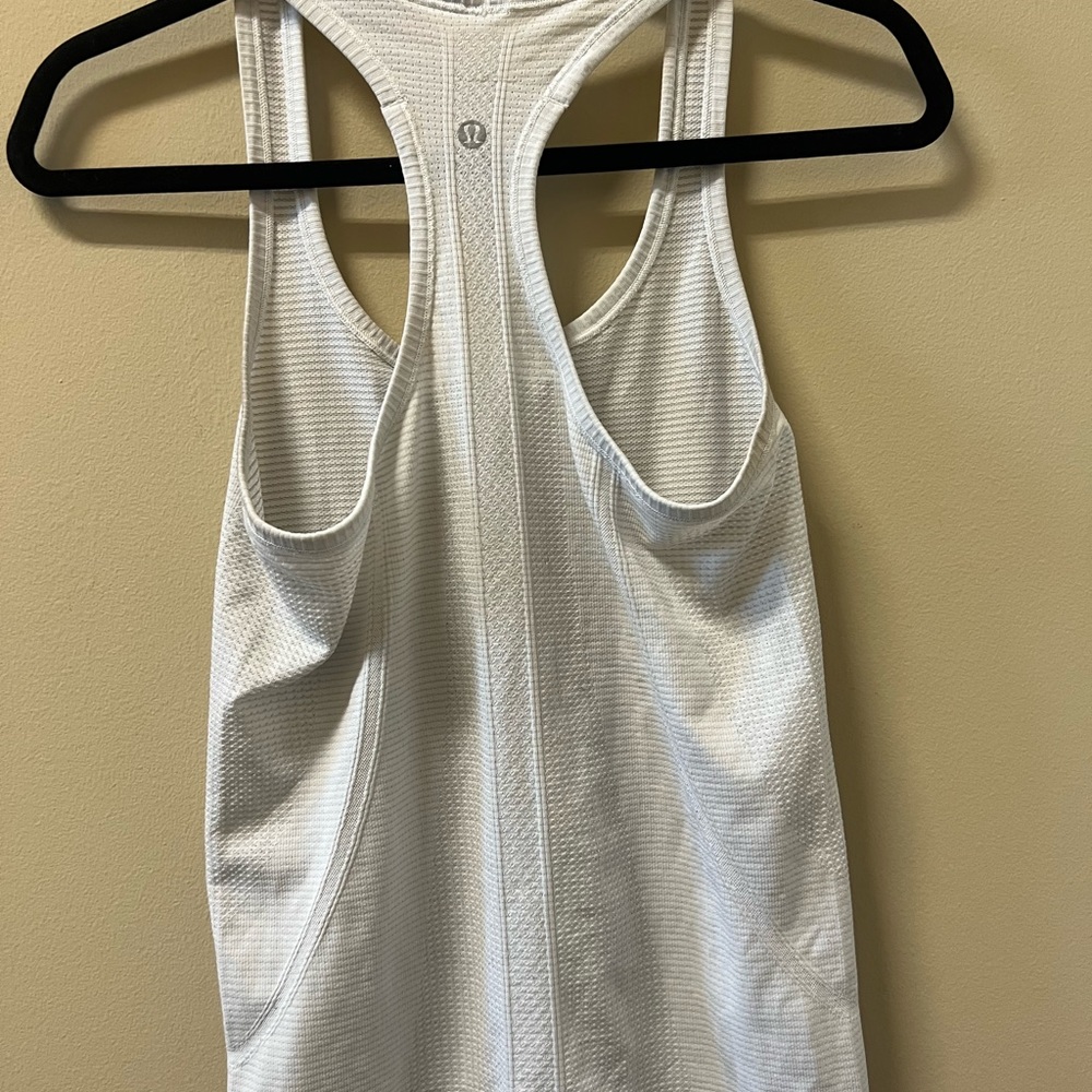 LULULEMON SWIFTLY TANKTOP WHITE SIZE 4
